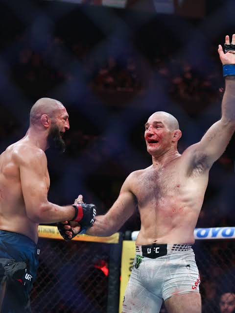 UFC 328 : Sean Strickland choque le monde du MMA et détrône Khamzat Chimaev